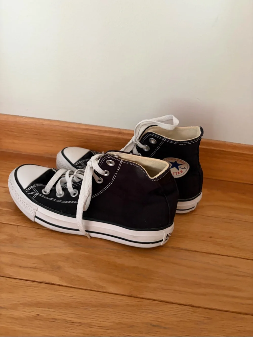 Converse Chuck Taylor All Star High Top Sneakers - Black Unisex 6